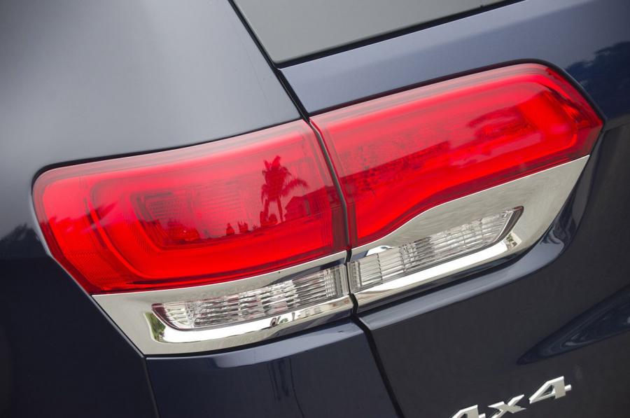  Jeep Grand Cherokee Overland 2014 года  (фото 4 из 34)